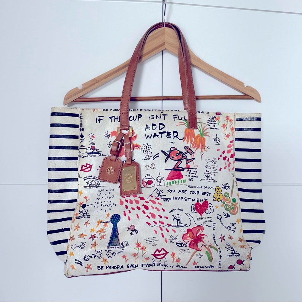 LIMITED EDITION TORY BURCH Purse with drawings and black stripes on side EUC
